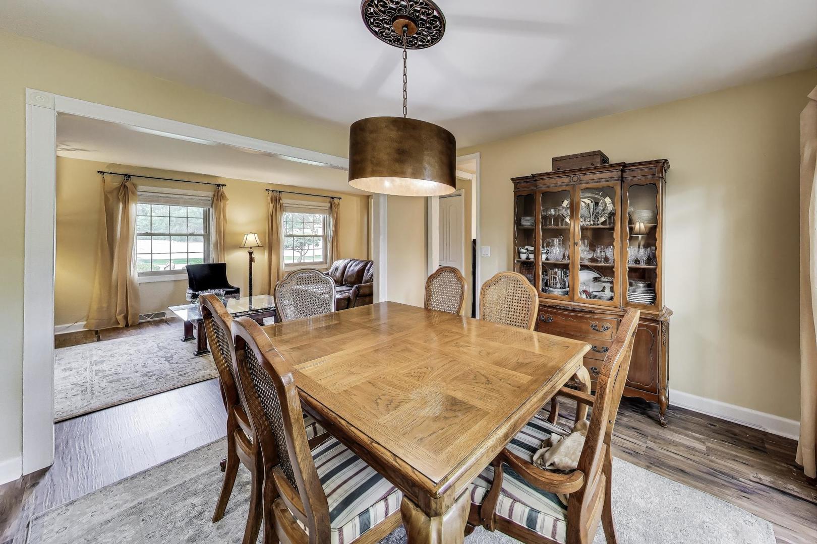 28W409 Leverenz Road, Naperville, IL 60564