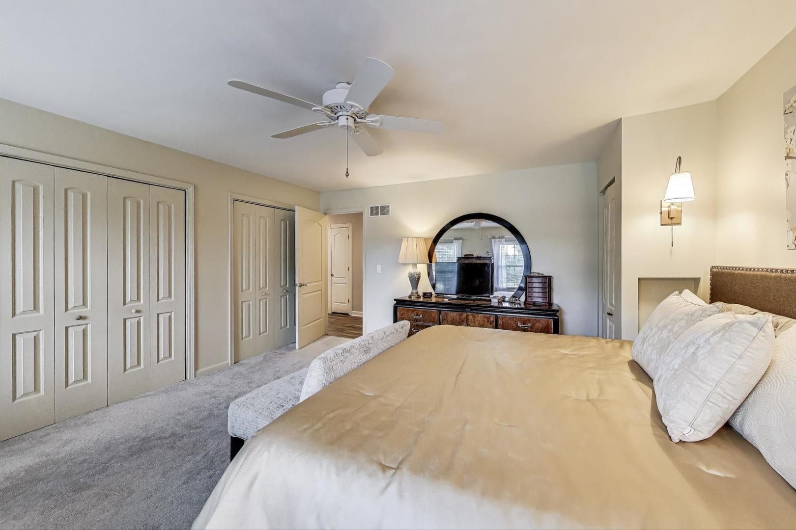 28W409 Leverenz Road, Naperville, IL 60564