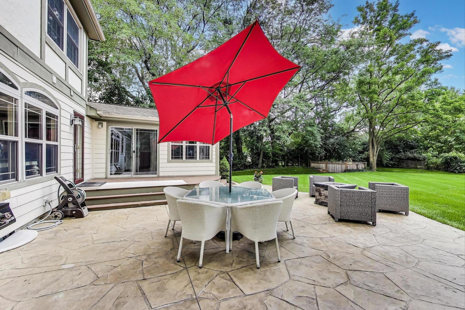 28W409 Leverenz Road, Naperville, IL 60564