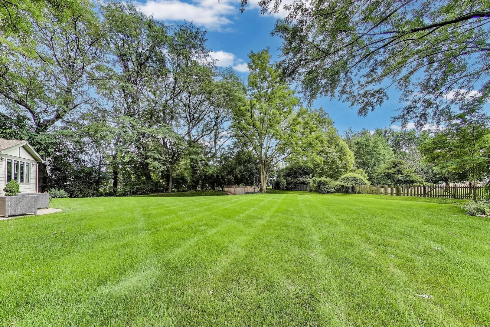 28W409 Leverenz Road, Naperville, IL 60564