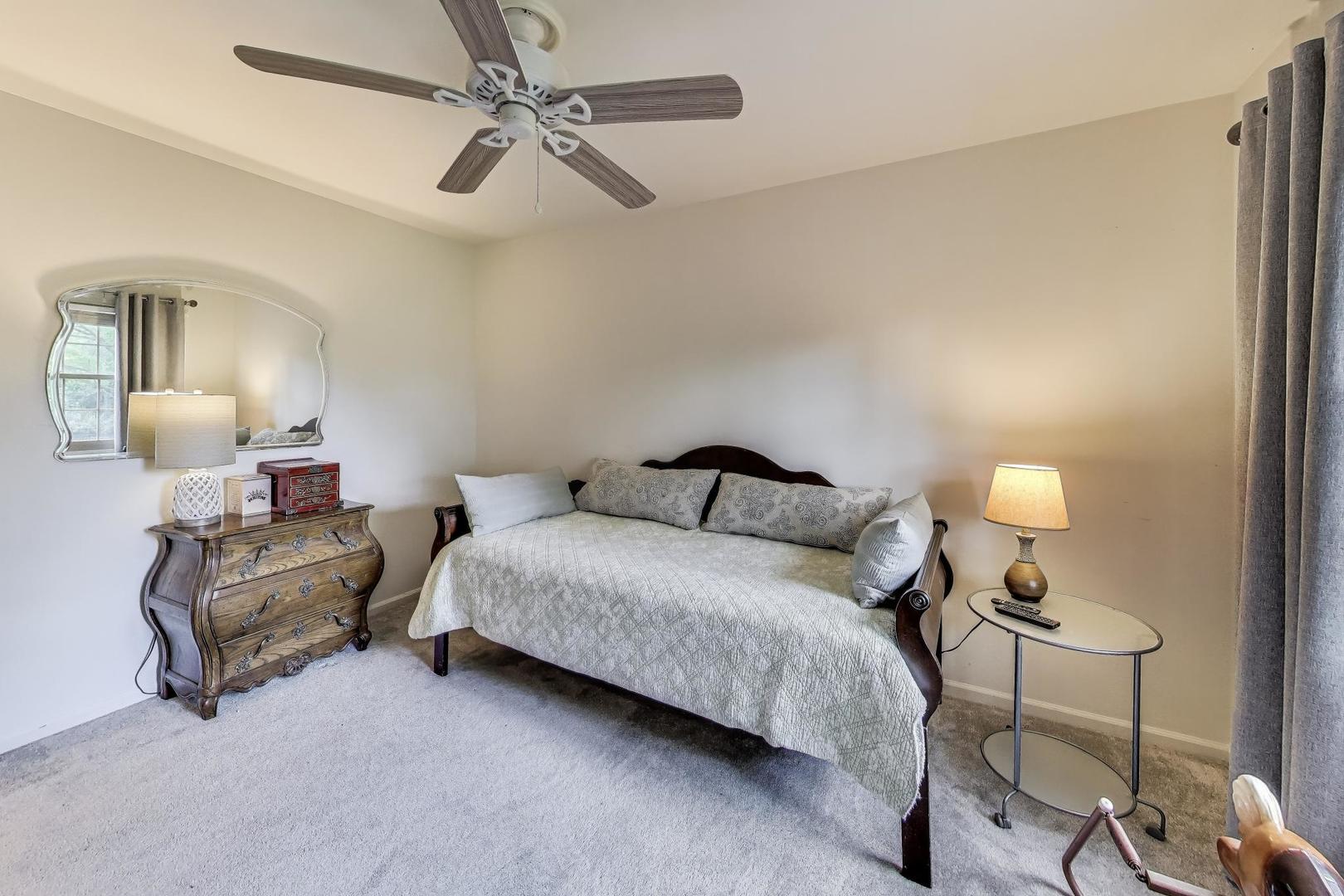28W409 Leverenz Road, Naperville, IL 60564