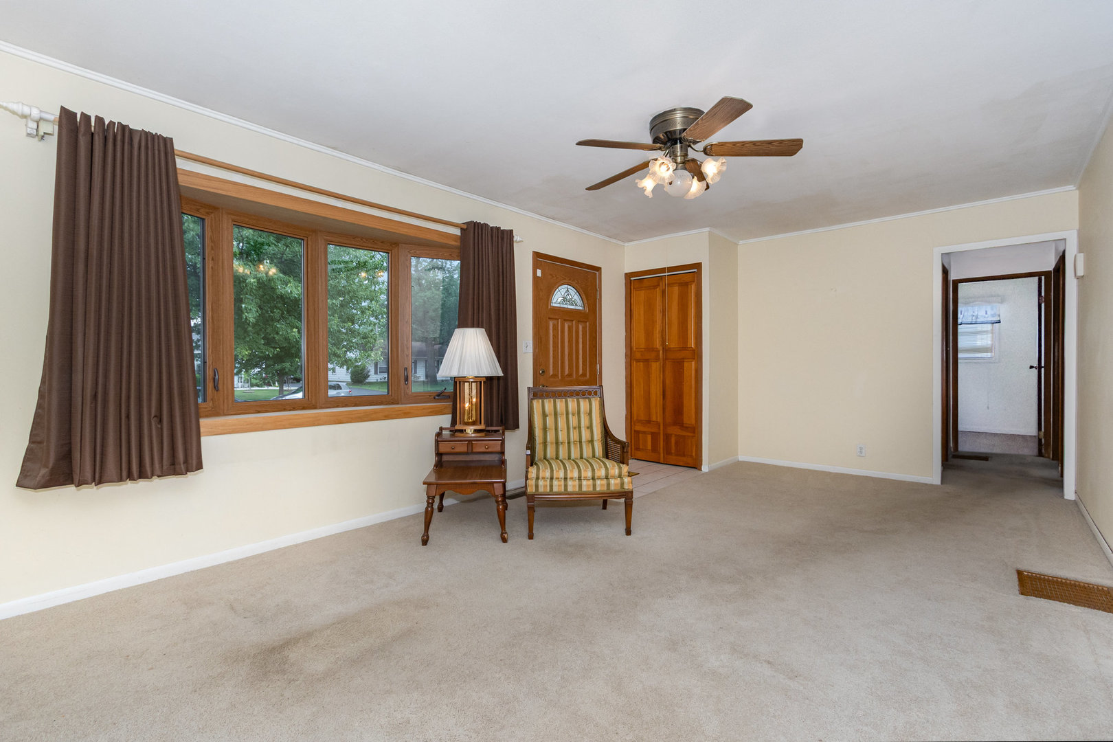 901 Lilac Lane, Joliet, IL 60435