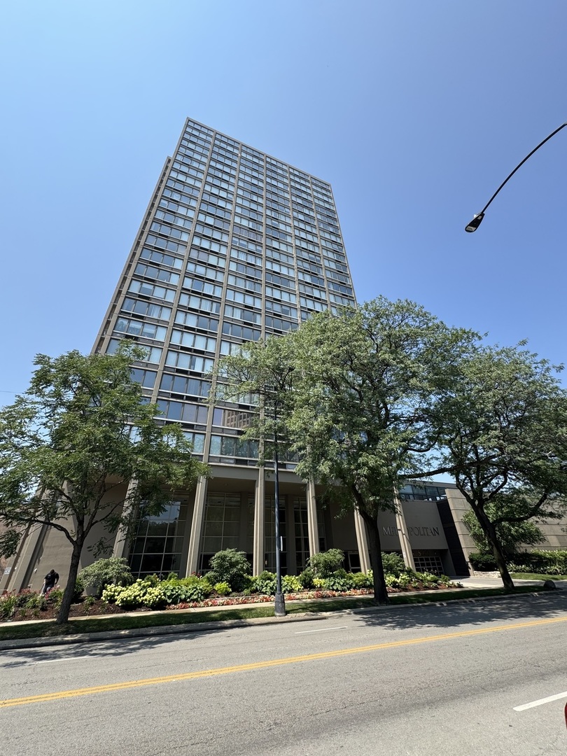 5320 N Sheridan Road #1301, Chicago, IL 60640