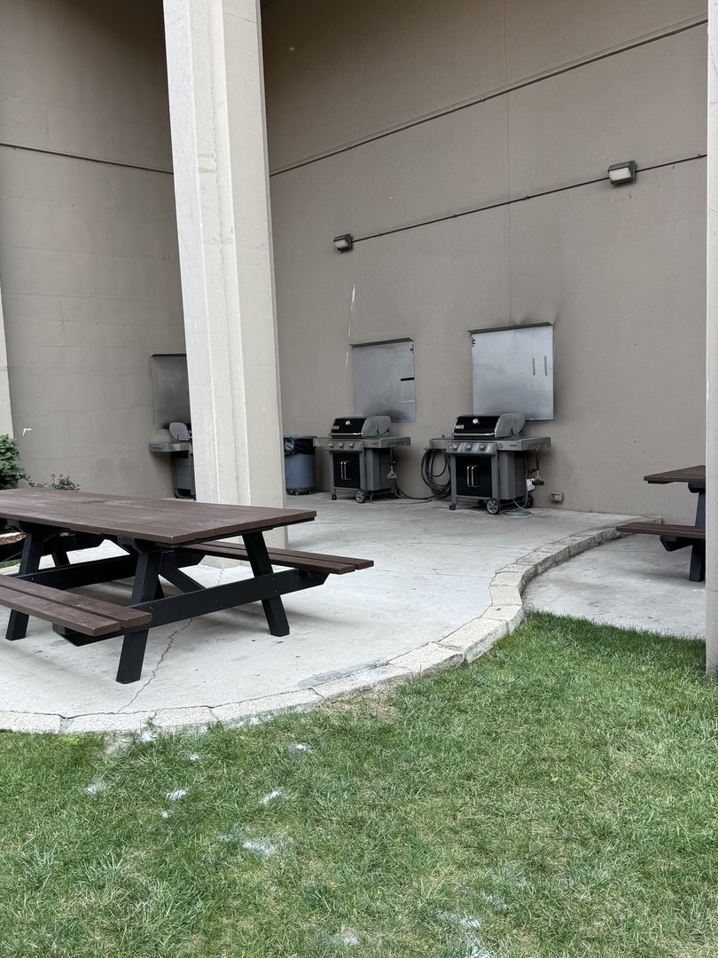 5320 N Sheridan Road #1301, Chicago, IL 60640