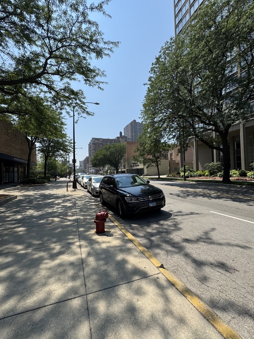 5320 N Sheridan Road #1301, Chicago, IL 60640