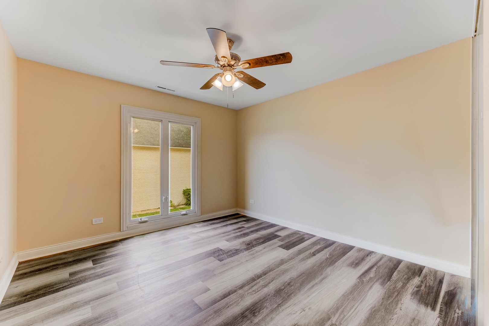 5721 Circle Drive #202, Oak Lawn, IL 60453