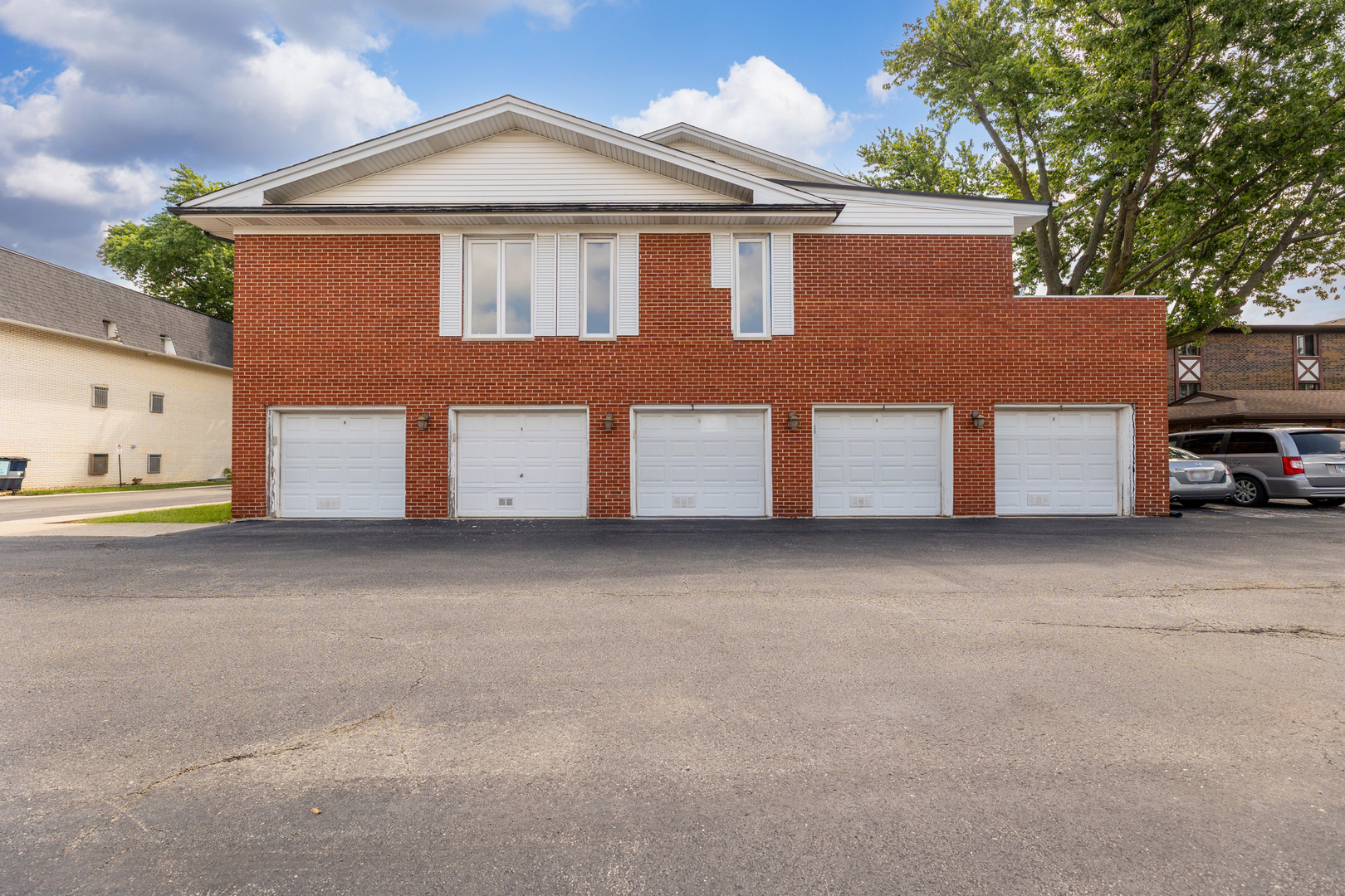 5721 Circle Drive #202, Oak Lawn, IL 60453