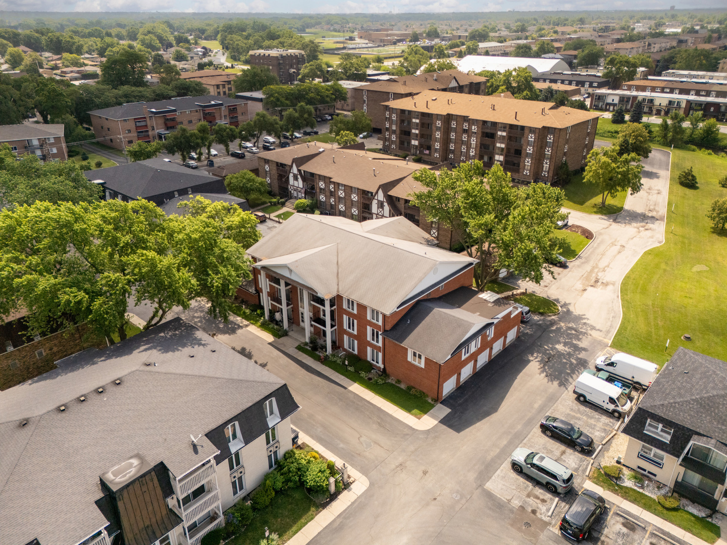 5721 Circle Drive #202, Oak Lawn, IL 60453
