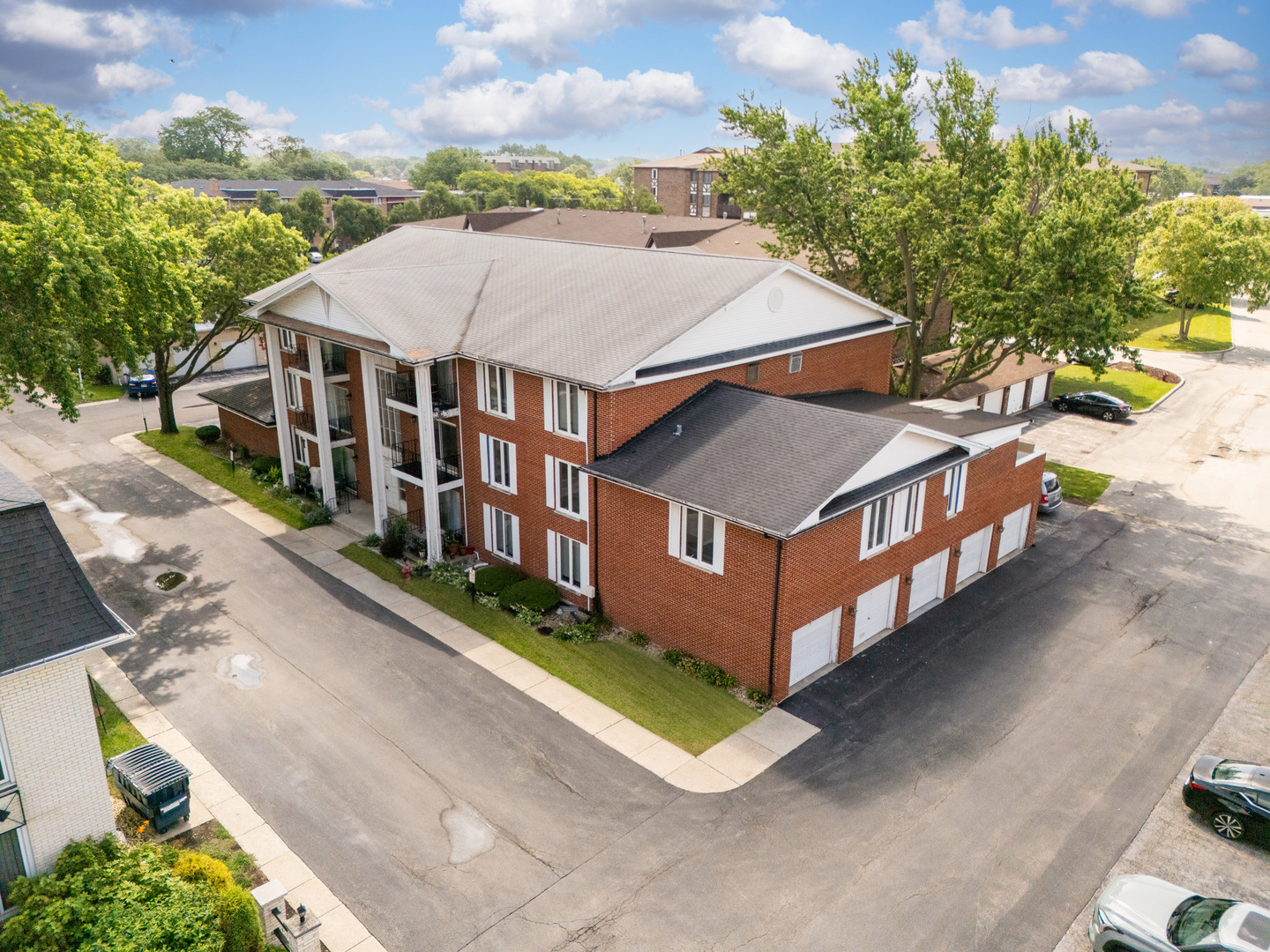 5721 Circle Drive #202, Oak Lawn, IL 60453