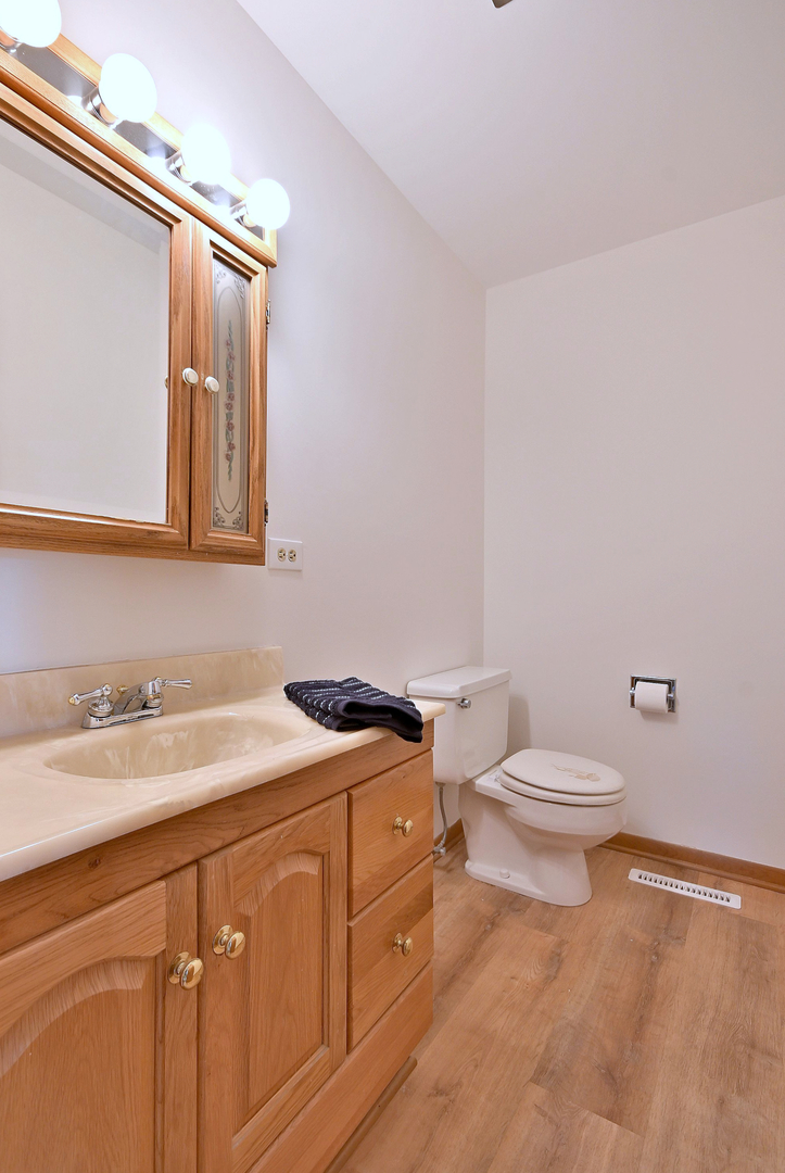 1615 E Miner Street, Arlington Heights, IL 60004