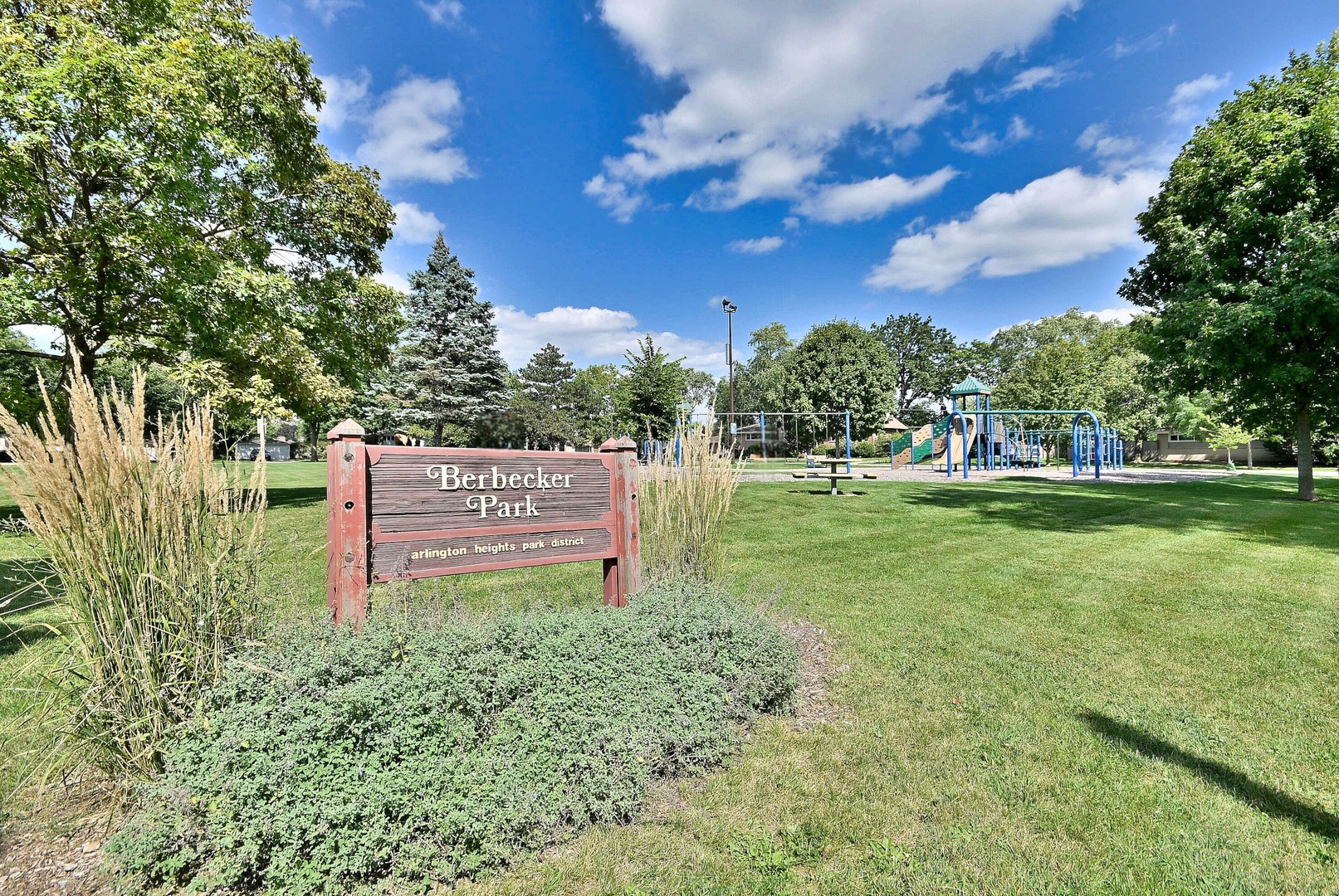 1615 E Miner Street, Arlington Heights, IL 60004