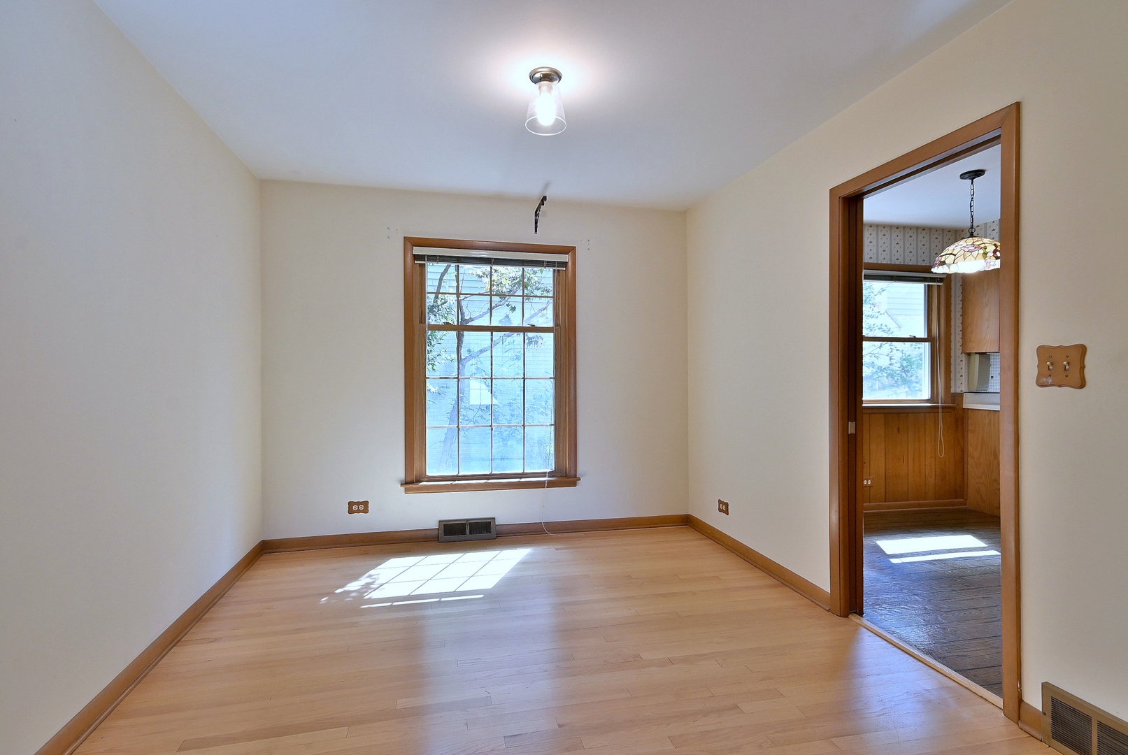 1615 E Miner Street, Arlington Heights, IL 60004