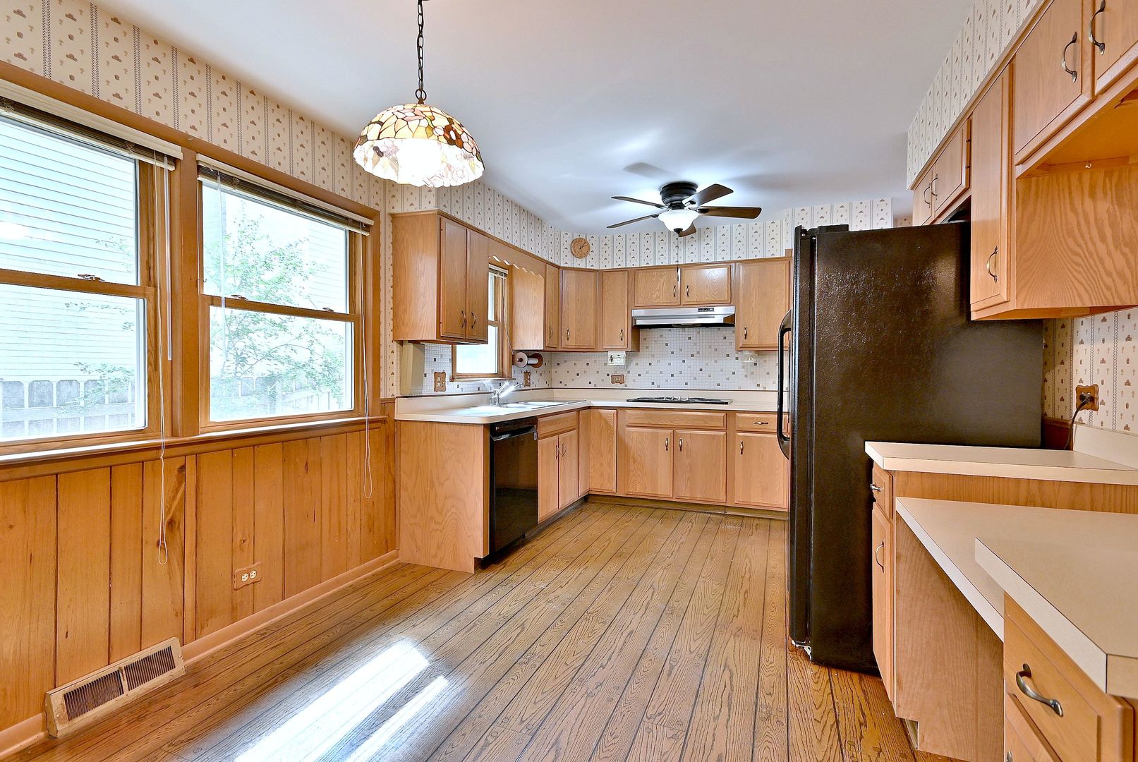 1615 E Miner Street, Arlington Heights, IL 60004