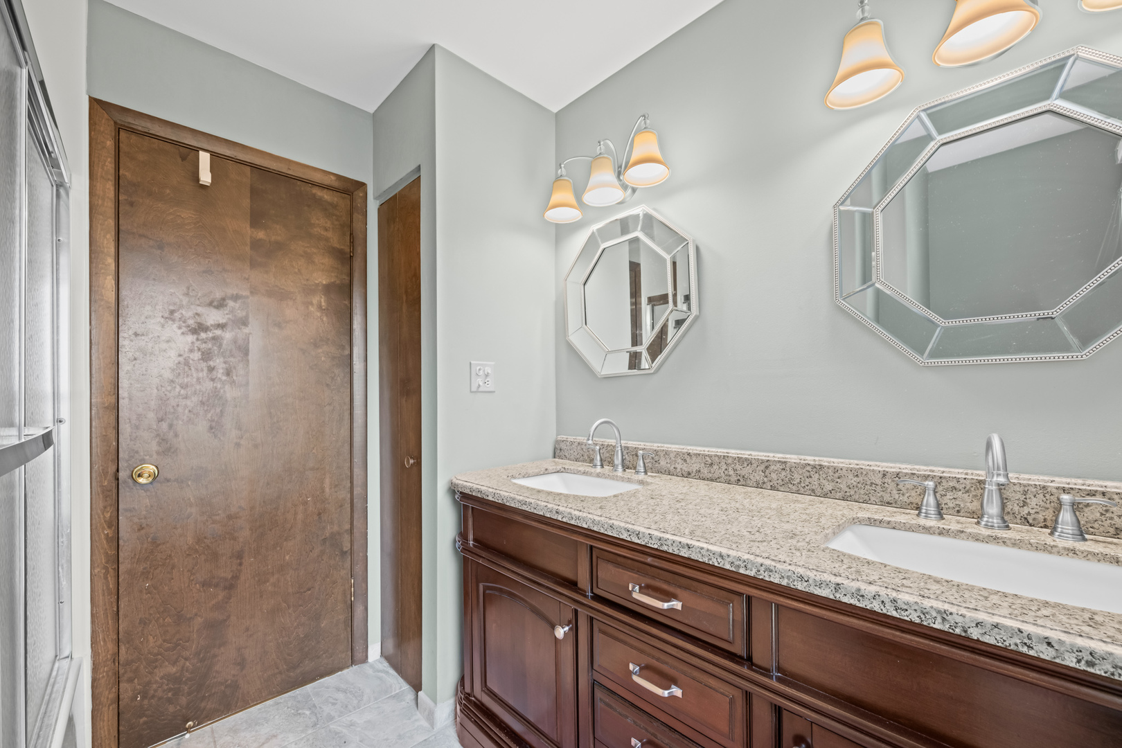 1507 W Plymouth Drive, Arlington Heights, IL 60004