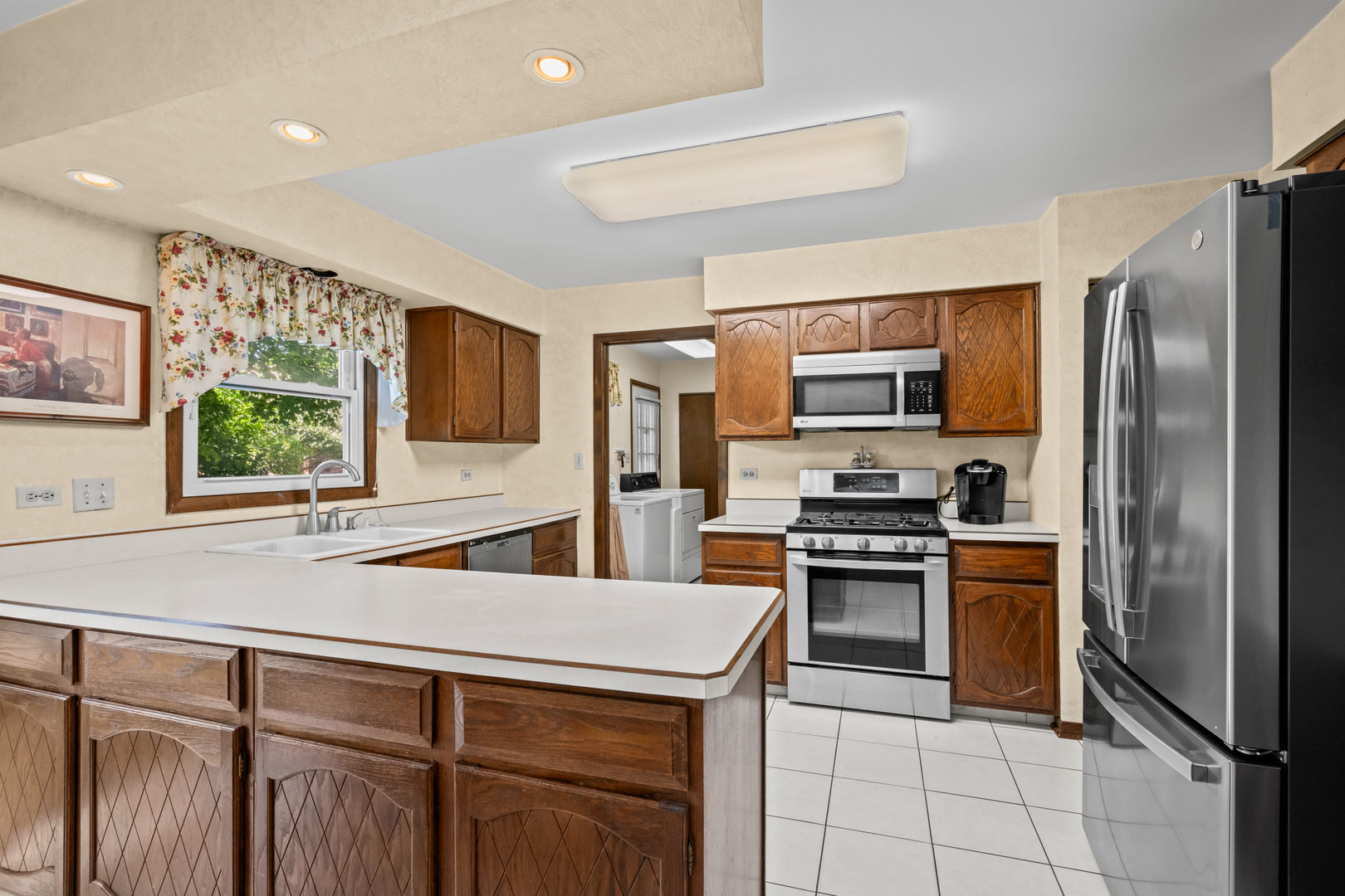 1507 W Plymouth Drive, Arlington Heights, IL 60004