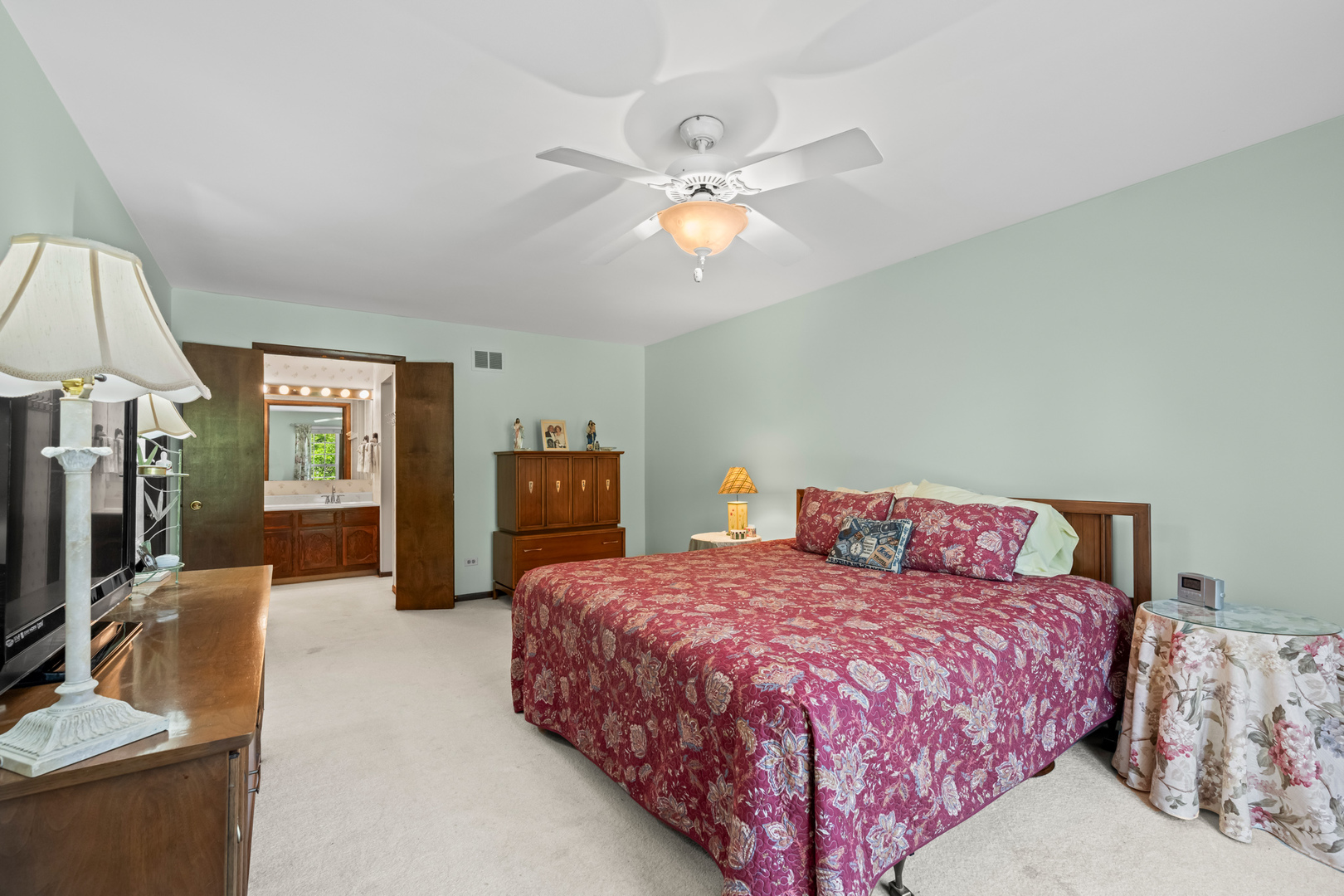 1507 W Plymouth Drive, Arlington Heights, IL 60004