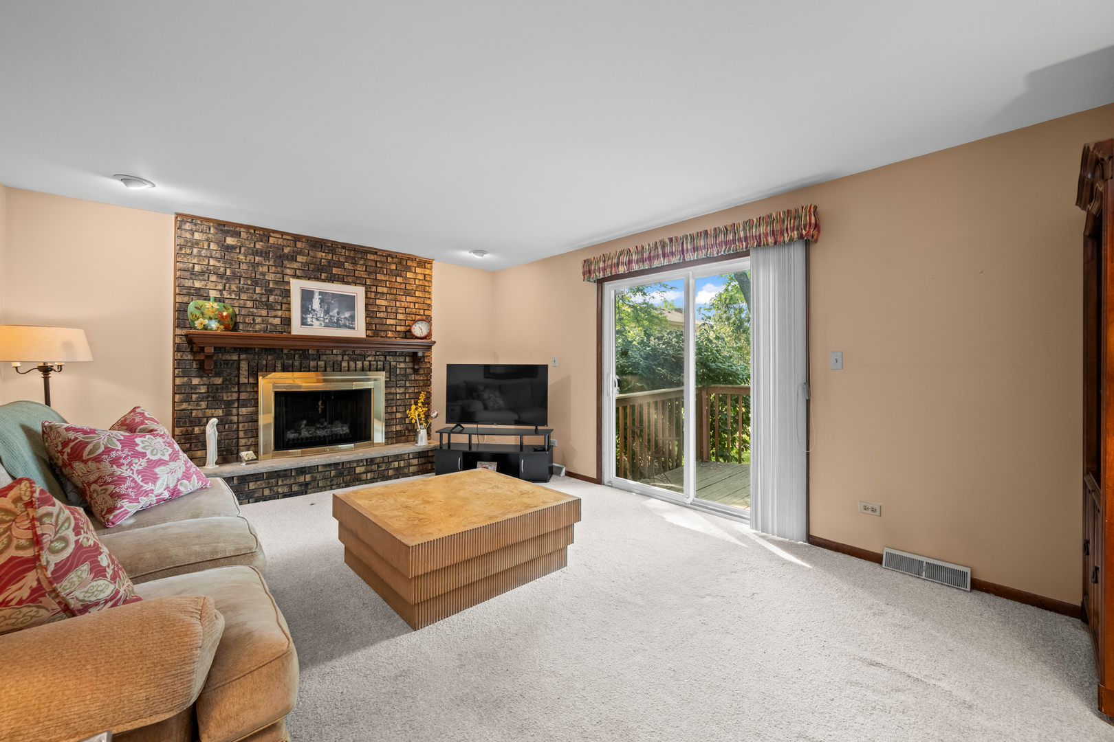 1507 W Plymouth Drive, Arlington Heights, IL 60004