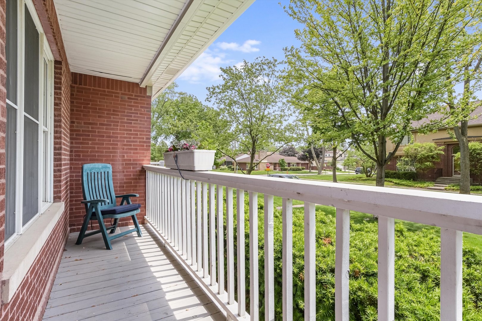 718 S WASHINGTON Avenue, Park Ridge, IL 60068