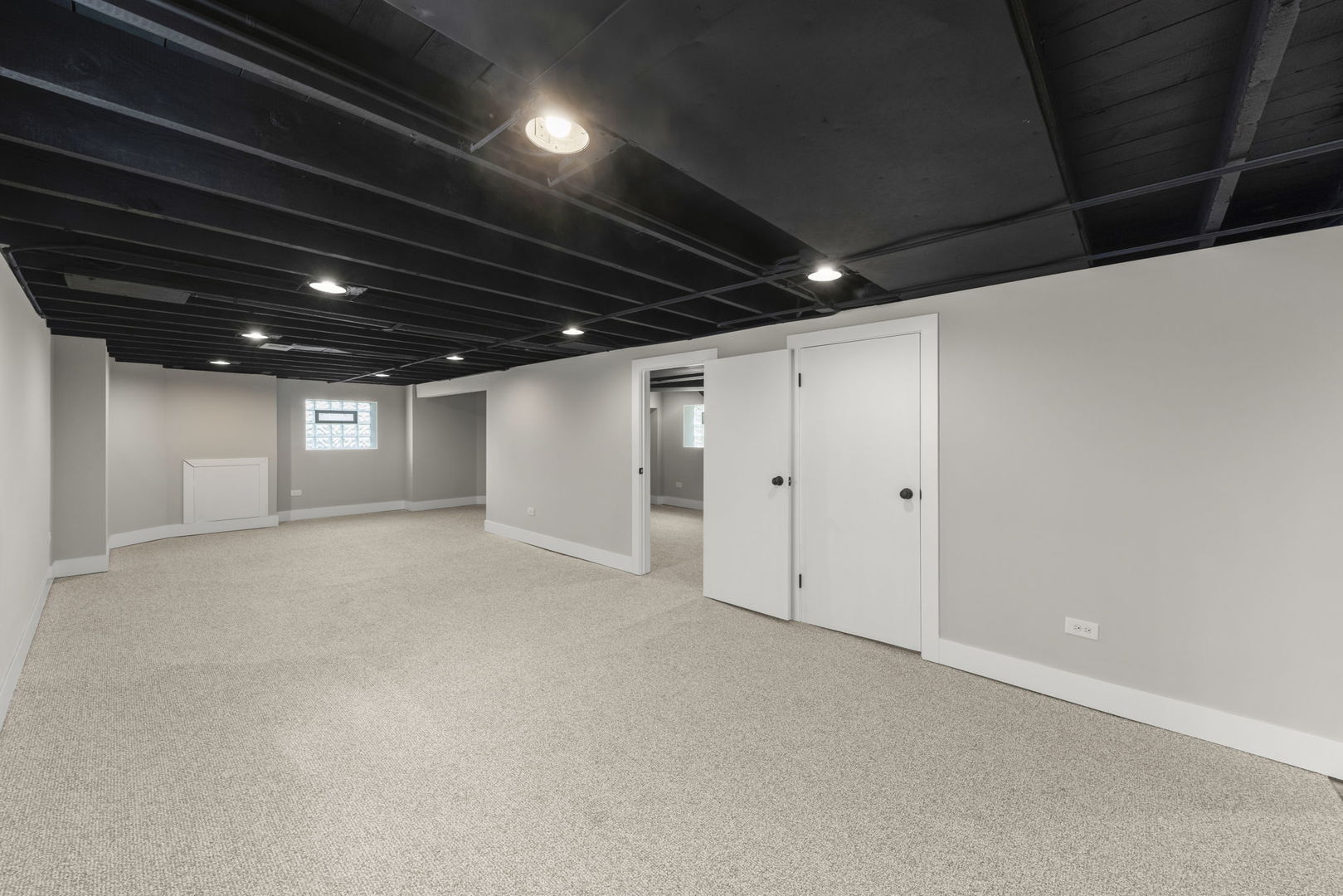 1237 S 14th Avenue, Maywood, IL 60153