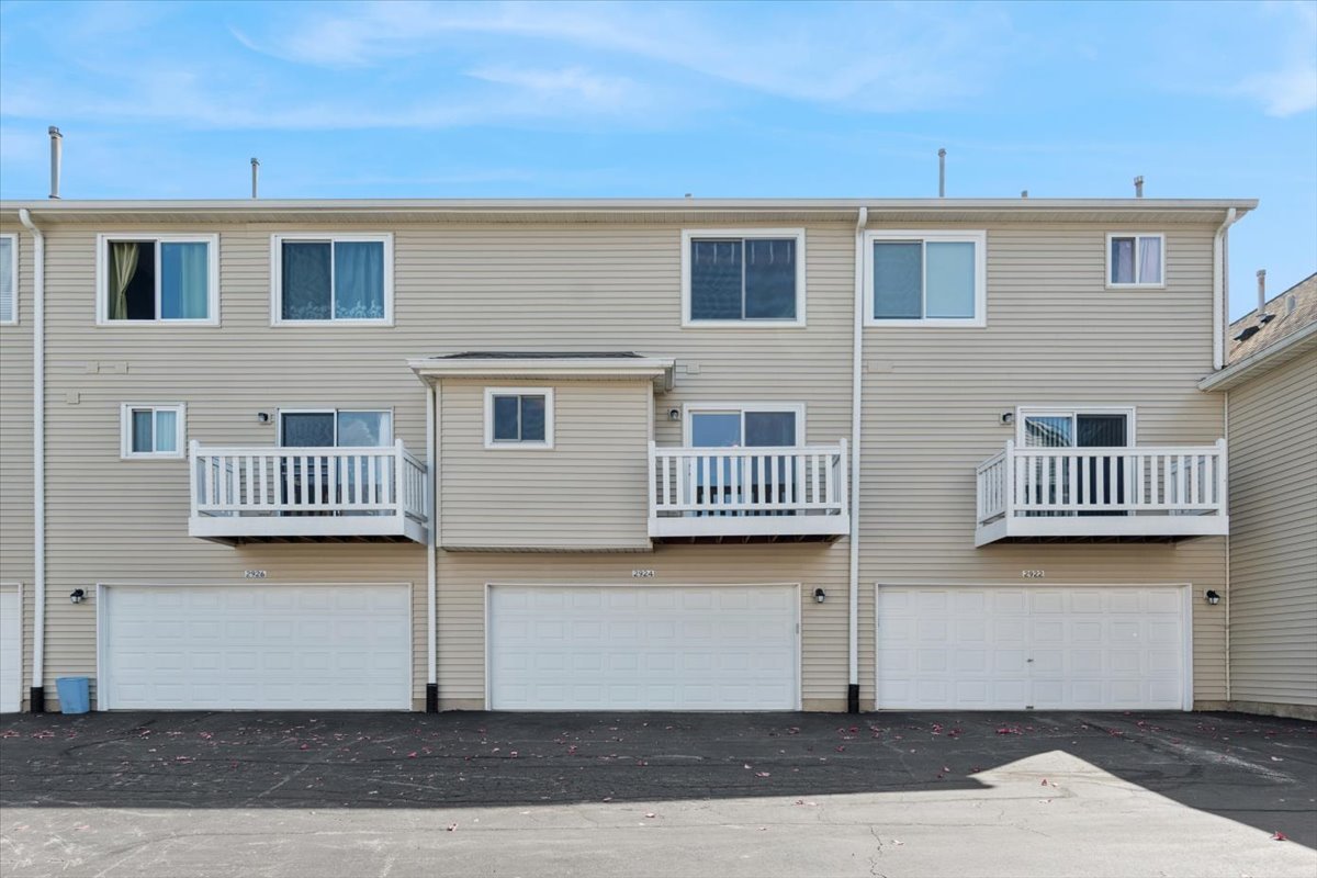 2924 Shelly Lane, Aurora, IL 60504