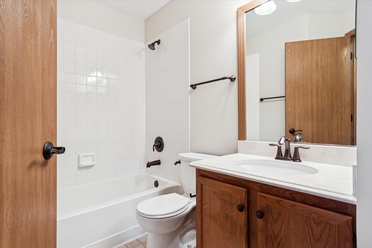 2924 Shelly Lane, Aurora, IL 60504