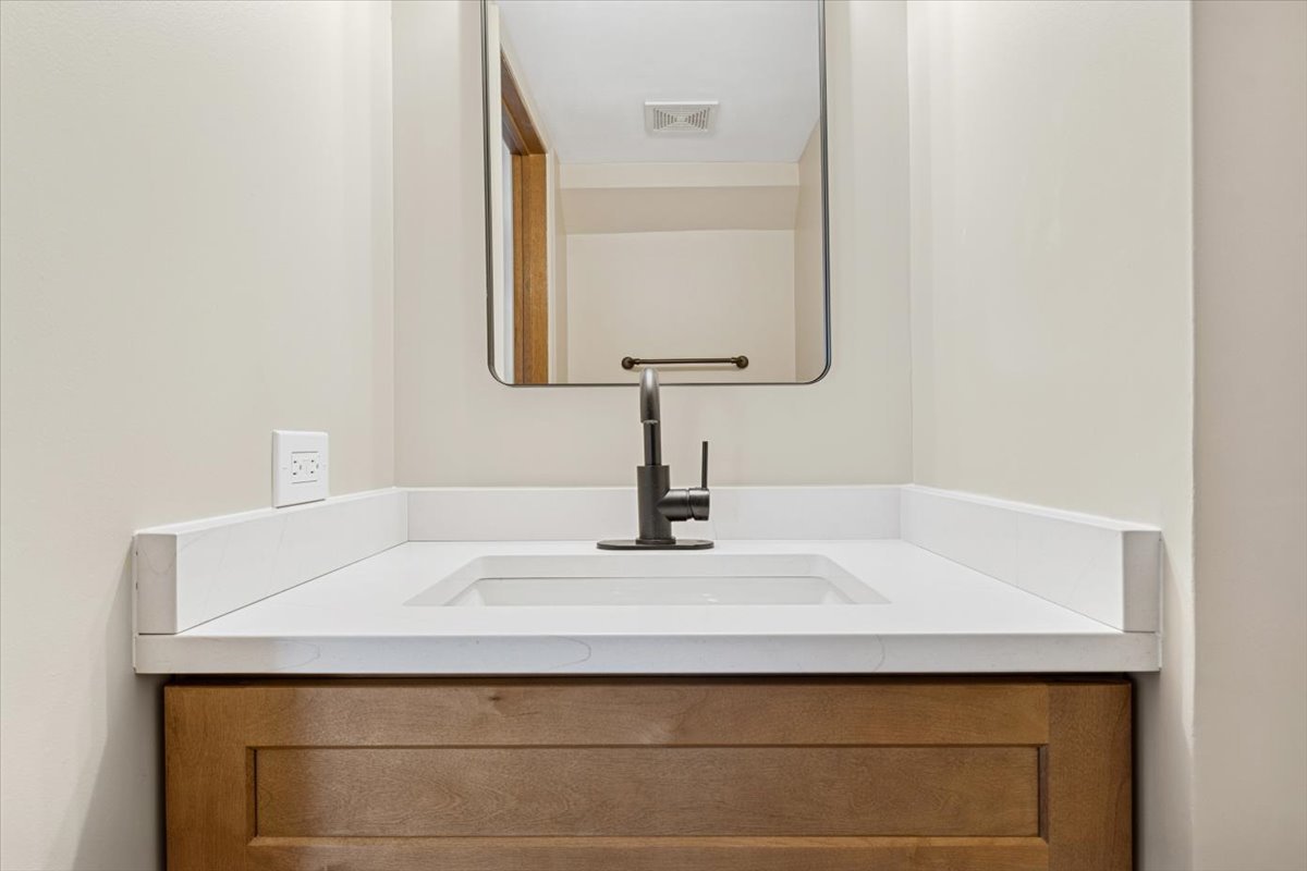 2924 Shelly Lane, Aurora, IL 60504