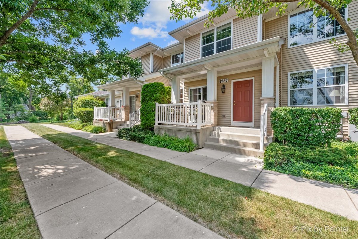 1232 Walnut Glen Drive #8C, Crystal Lake, IL 60014