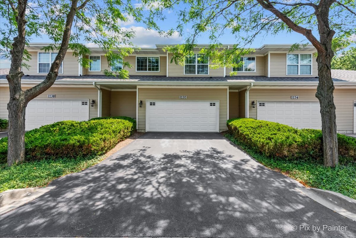 1232 Walnut Glen Drive #8C, Crystal Lake, IL 60014