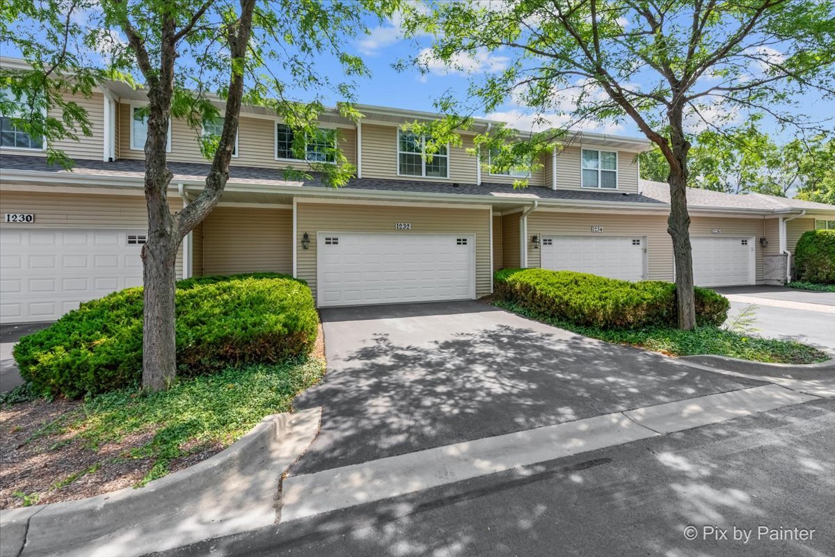 1232 Walnut Glen Drive #8C, Crystal Lake, IL 60014