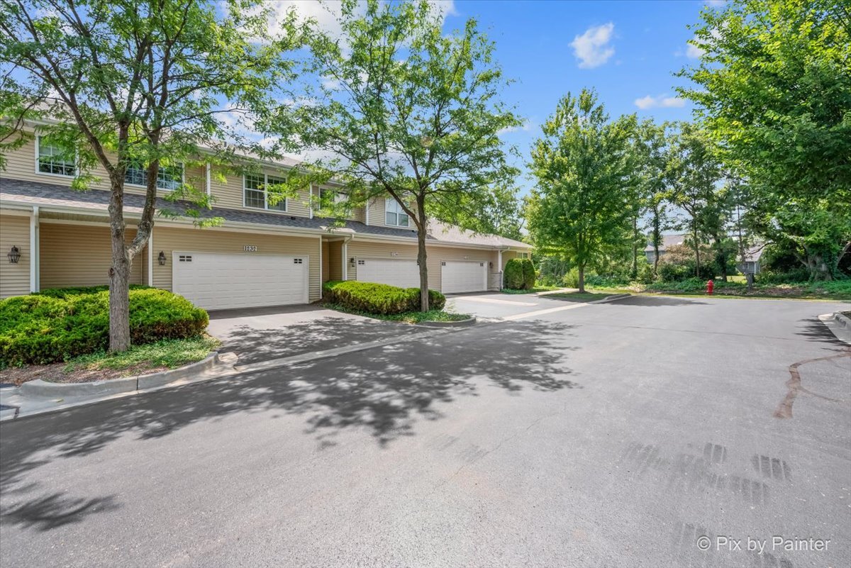 1232 Walnut Glen Drive #8C, Crystal Lake, IL 60014