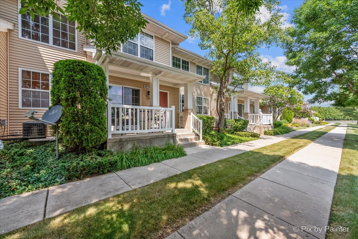 1232 Walnut Glen Drive #8C, Crystal Lake, IL 60014