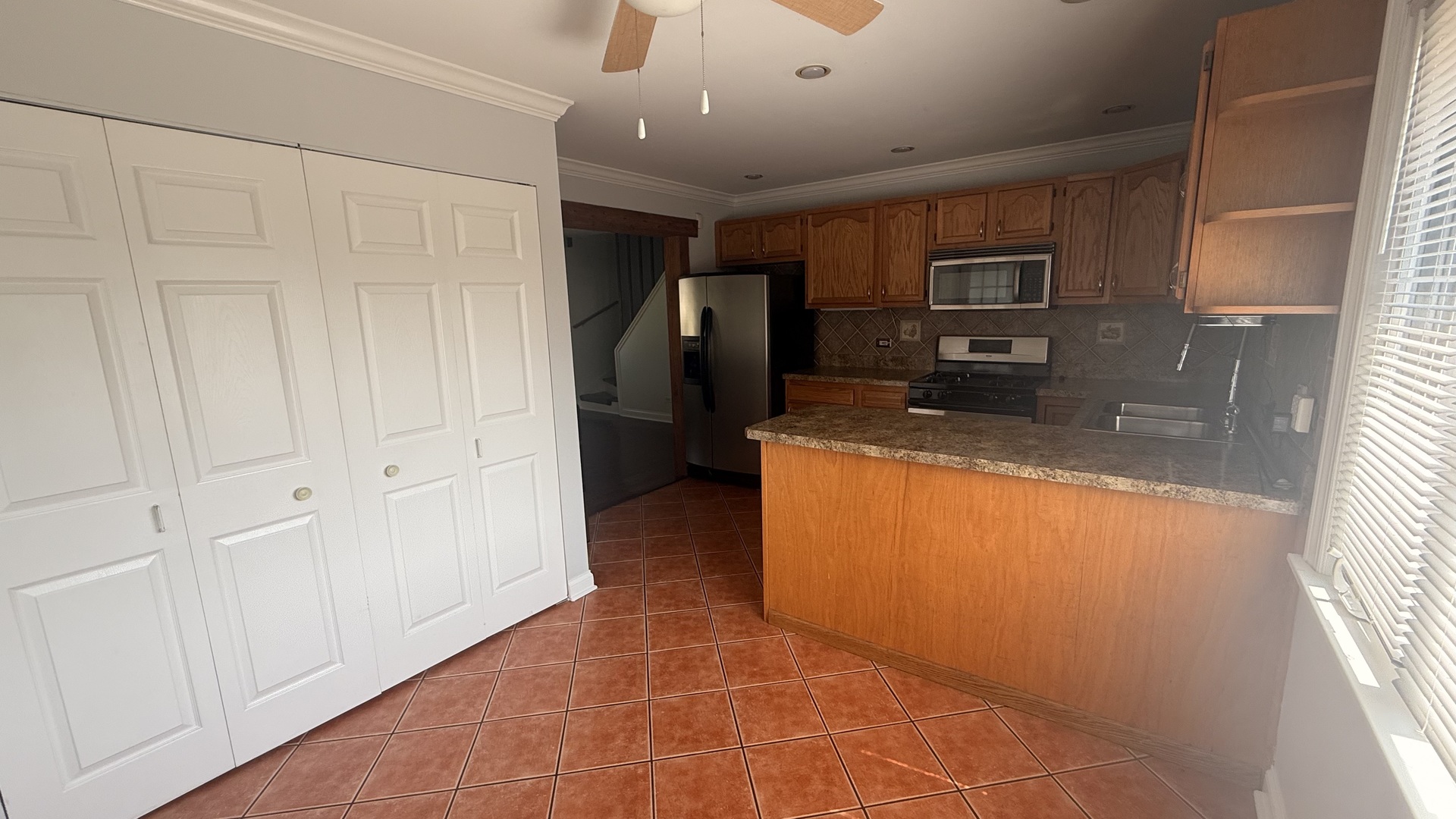 8937 Southfield Drive, Bridgeview, IL 60455