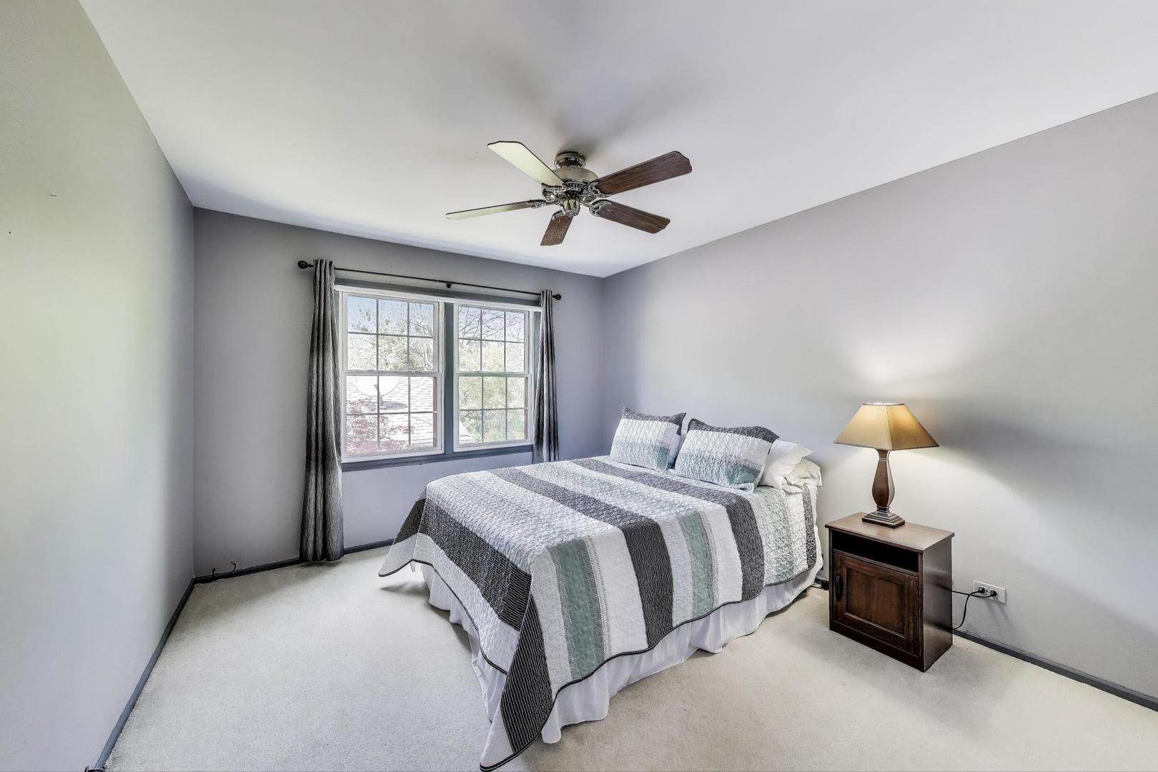 1022 Oakview Drive, Wheaton, IL 60187