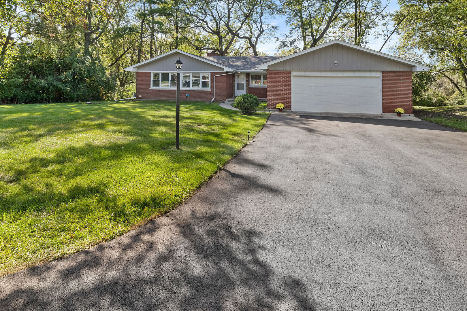 820 Exmoor Road, Olympia Fields, IL 60461