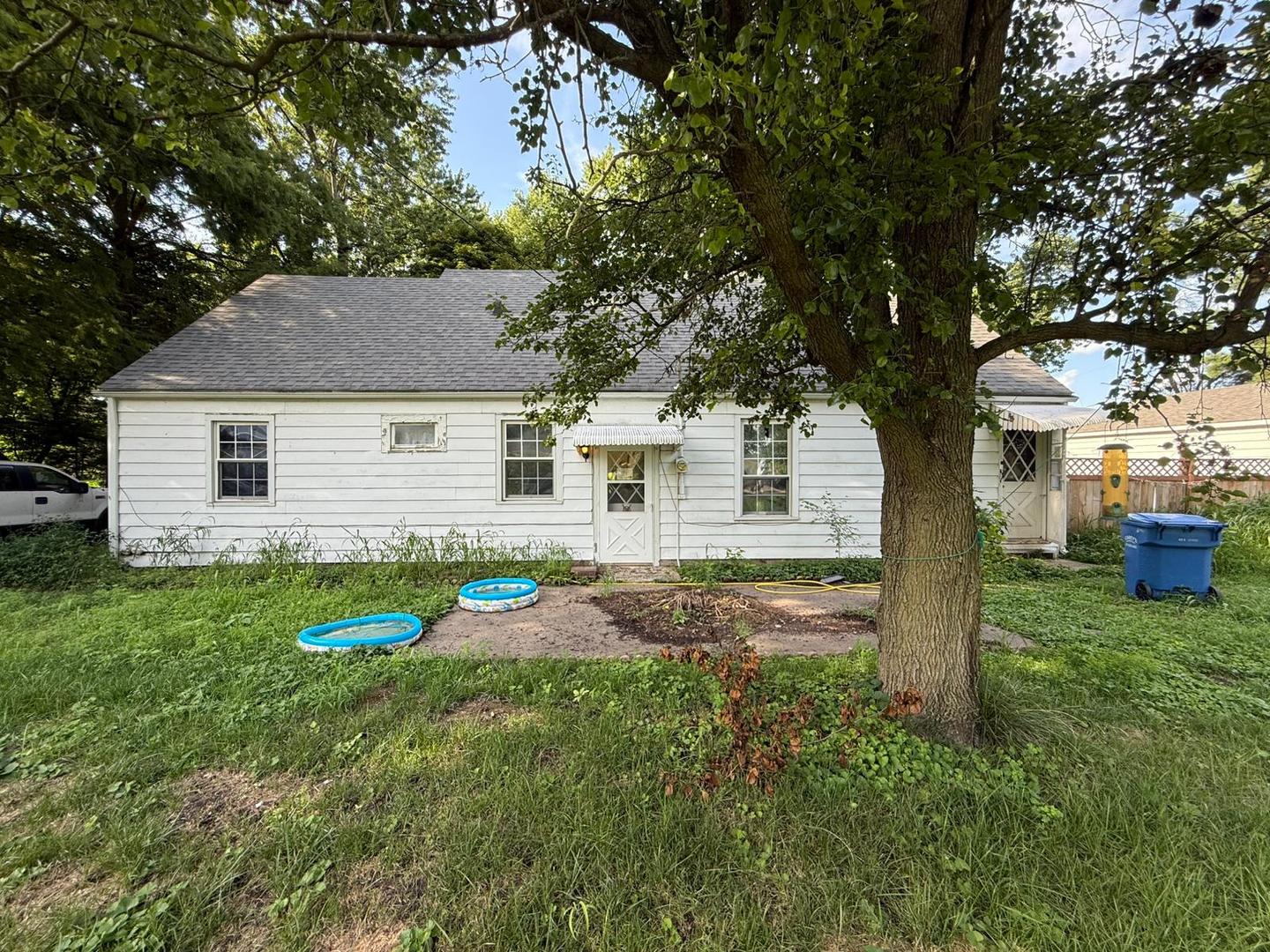 20961 Center Staff Road, Illiopolis, IL 62539