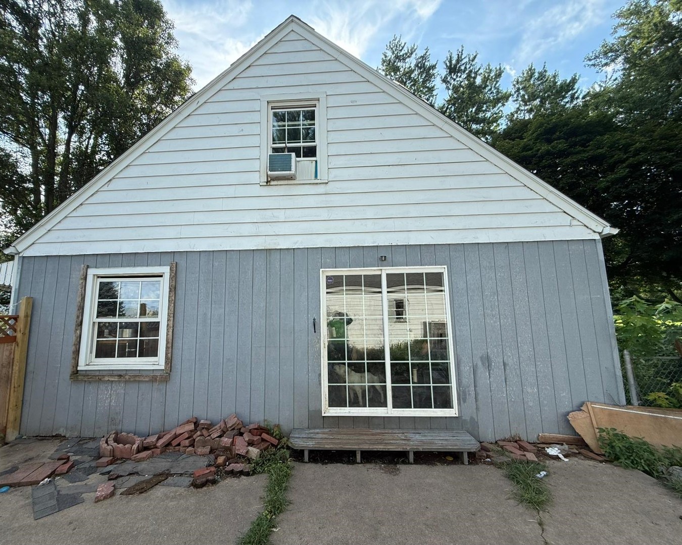 20961 Center Staff Road, Illiopolis, IL 62539