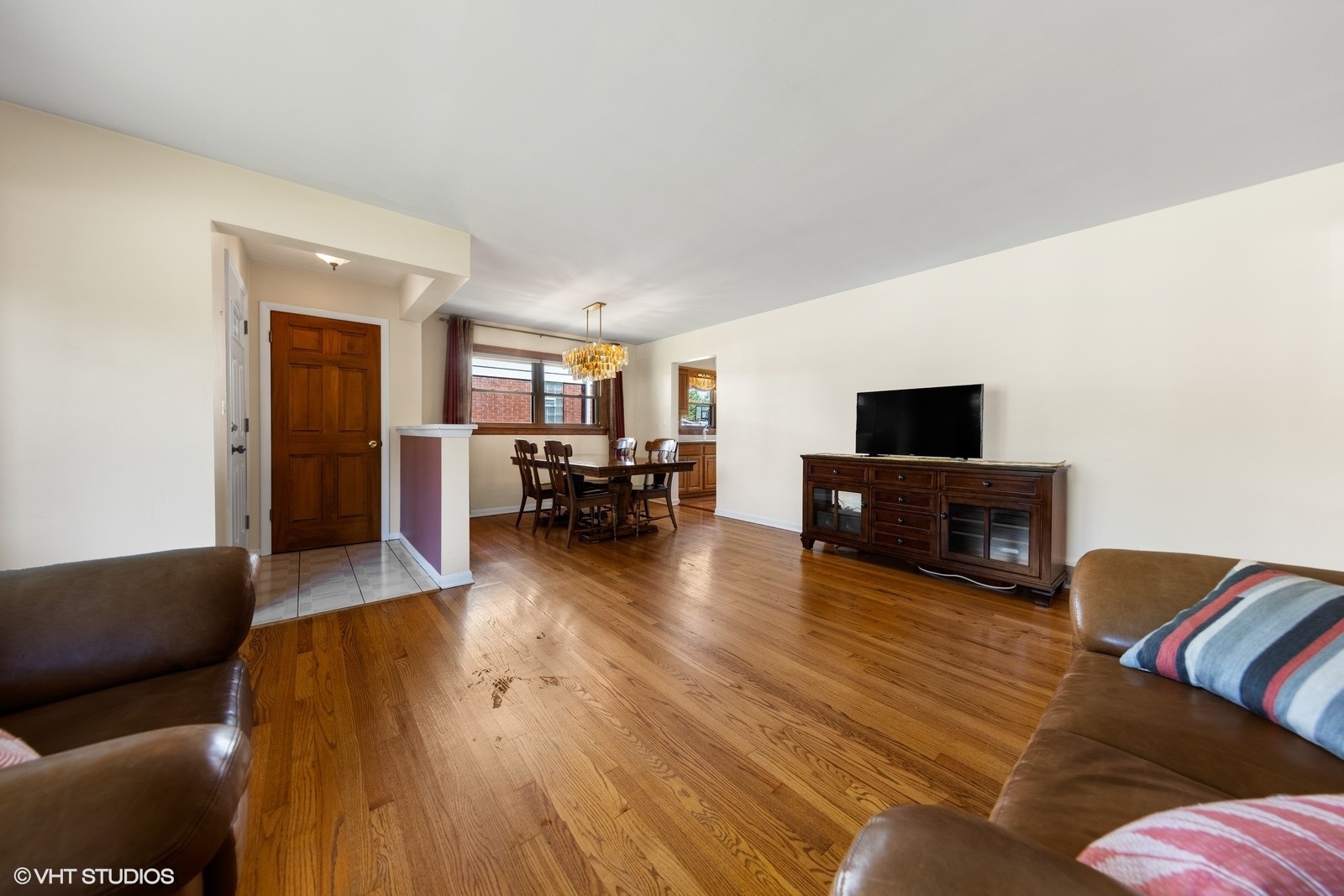 769 S FAIRVIEW Avenue, Elmhurst, IL 60126