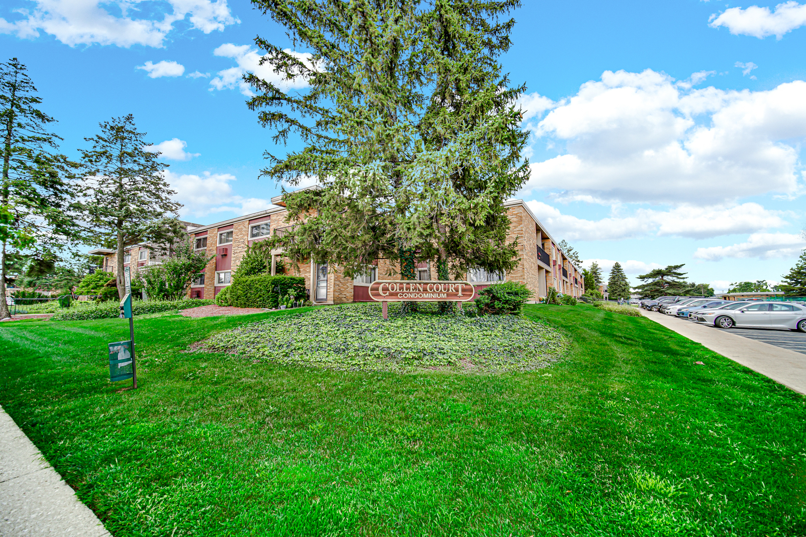 1320 Lore Lane #107B, Lombard, IL 60148