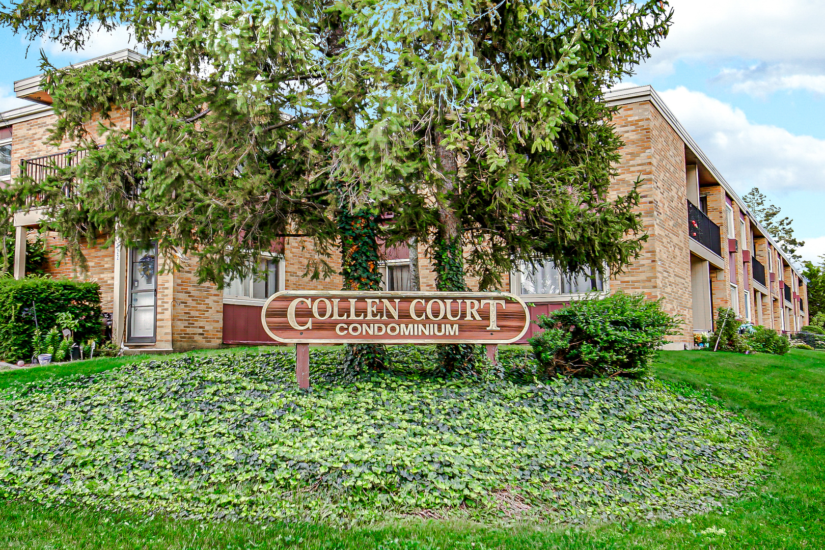 1320 Lore Lane #107B, Lombard, IL 60148