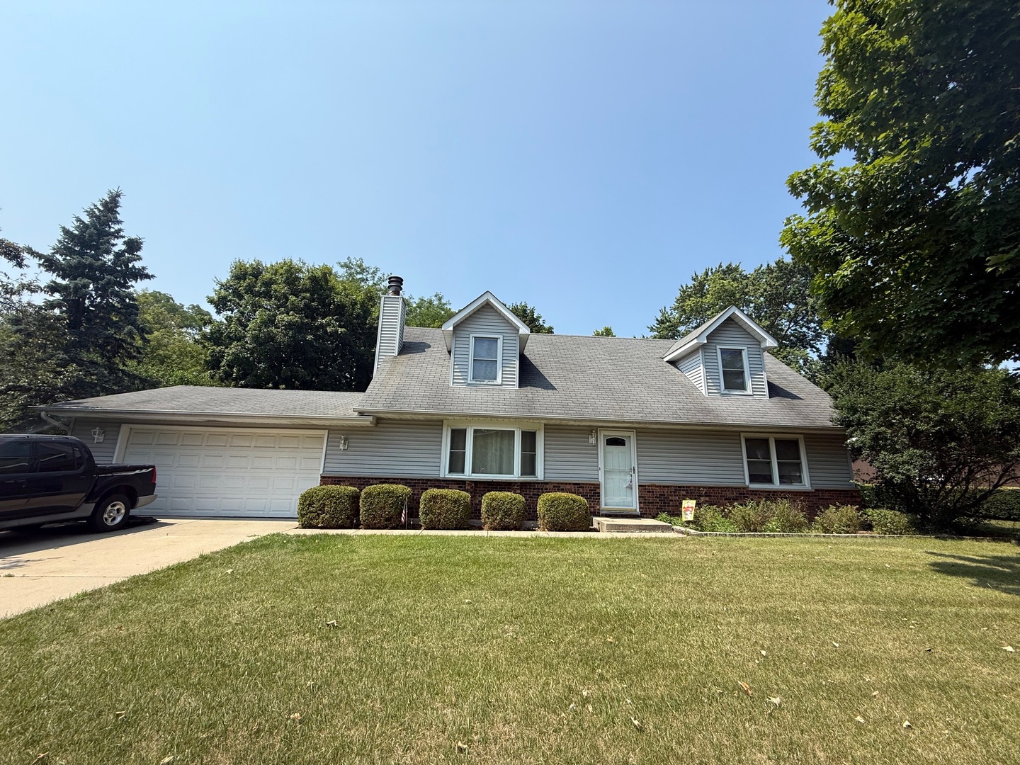 242 Thompson Avenue, Winthrop Harbor, IL 60096