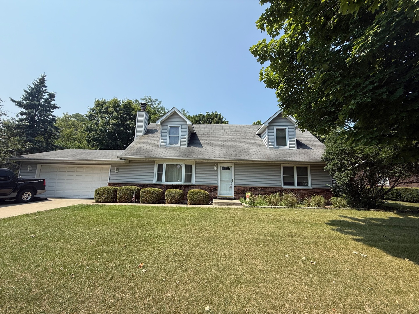 242 Thompson Avenue, Winthrop Harbor, IL 60096