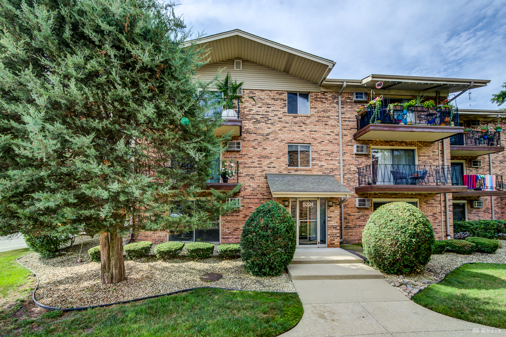 5324 WATERBURY Drive #1502, Crestwood, IL 60418