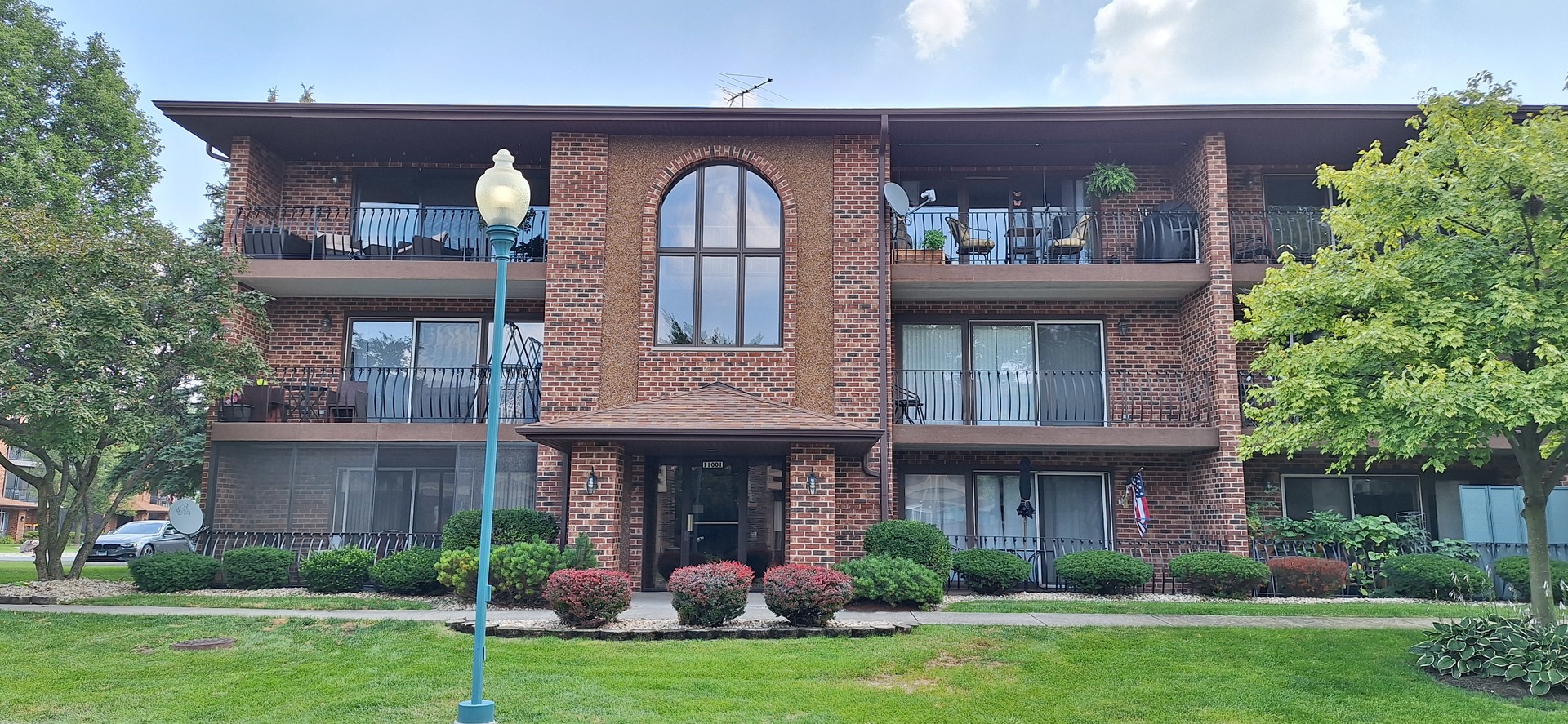 11001 Stony Creek Drive #2C, Palos Hills, IL 60465