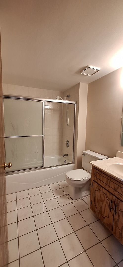 11001 Stony Creek Drive #2C, Palos Hills, IL 60465