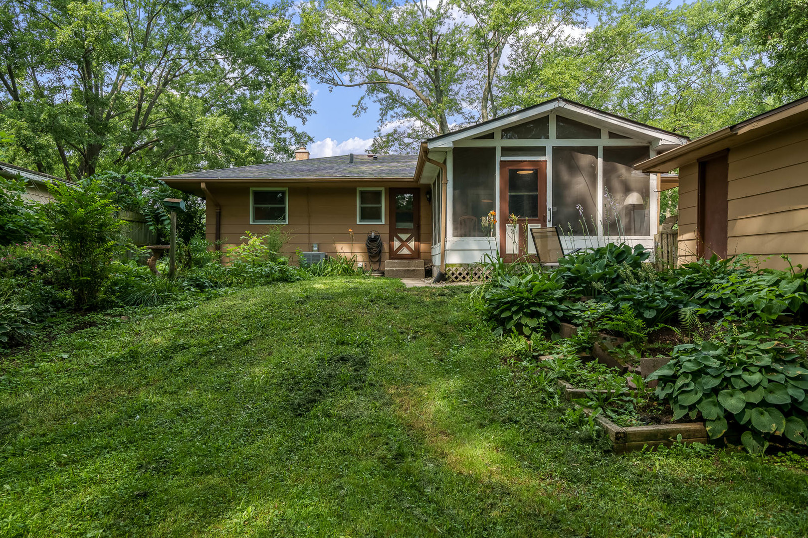1016 Esmond Drive, Rockford, IL 61108