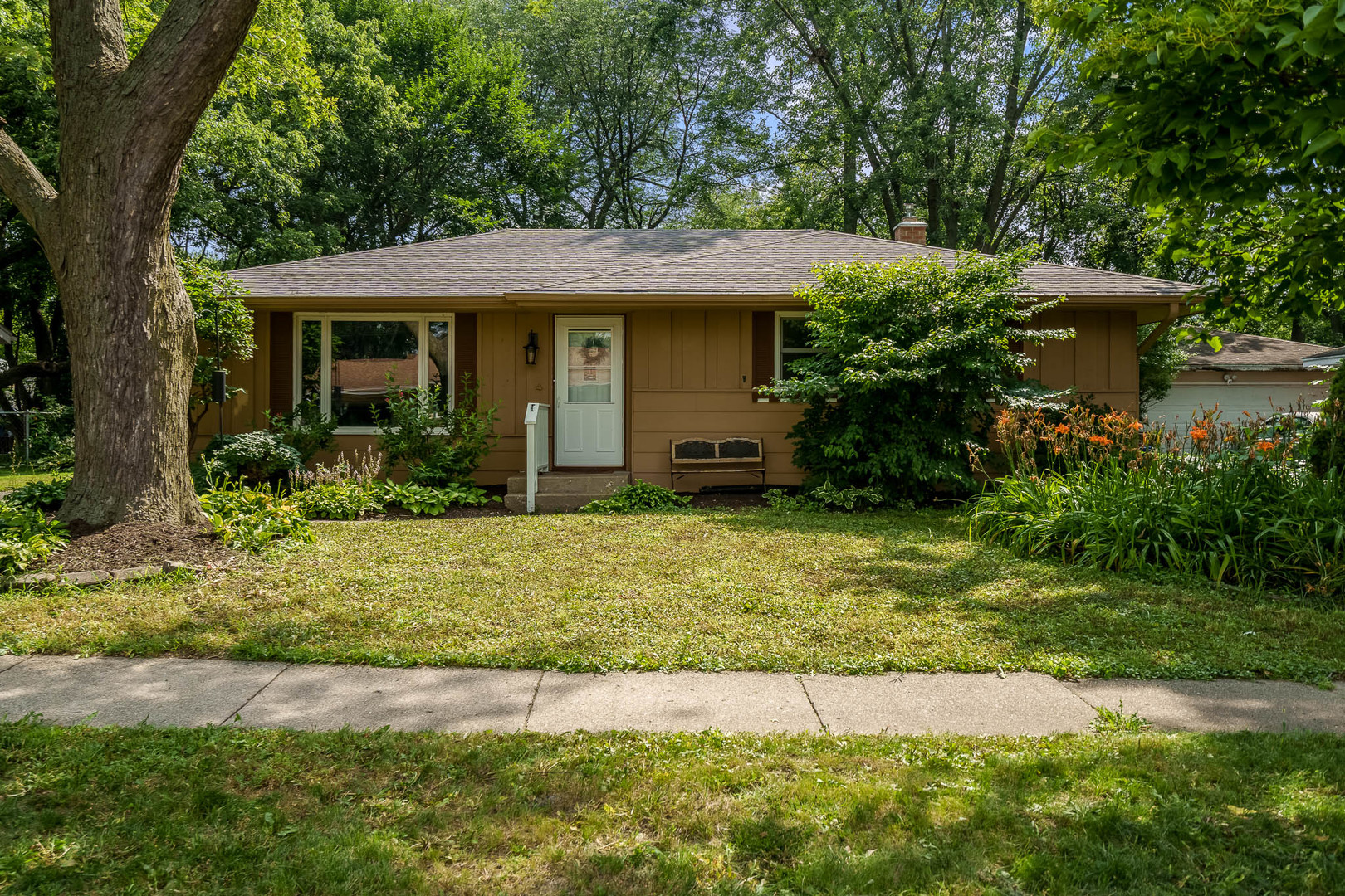 1016 Esmond Drive, Rockford, IL 61108