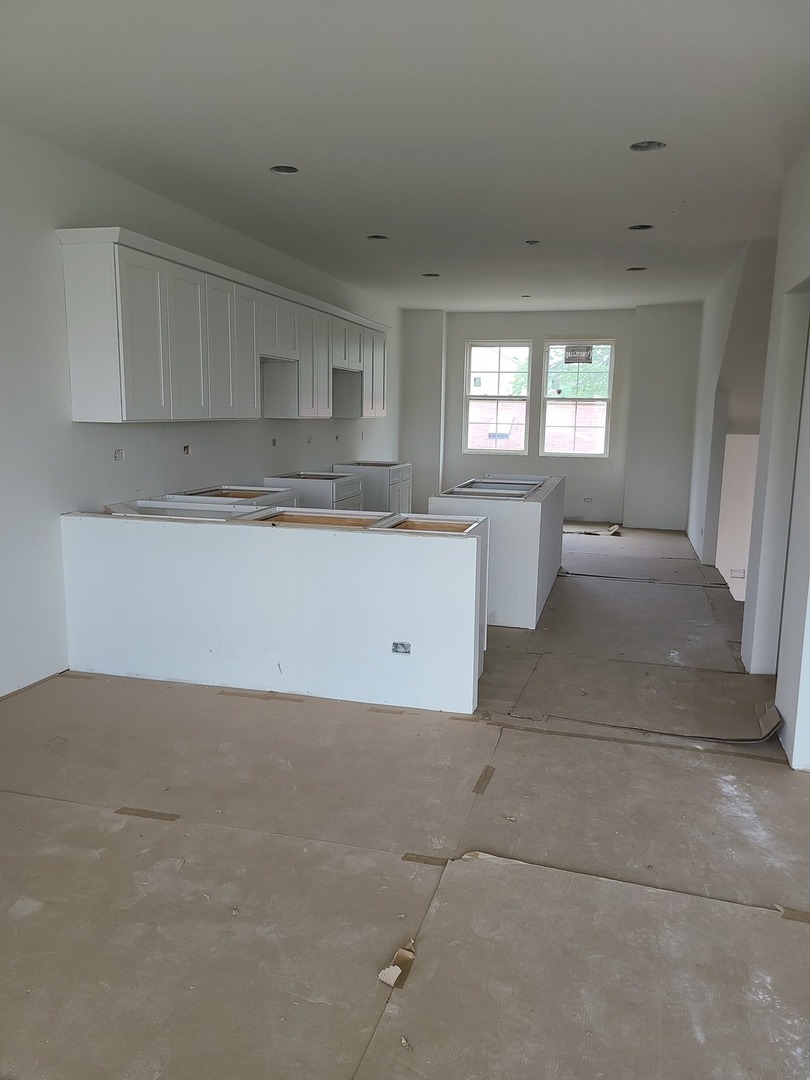214 N Walnut Street #B, Bensenville, IL 60106