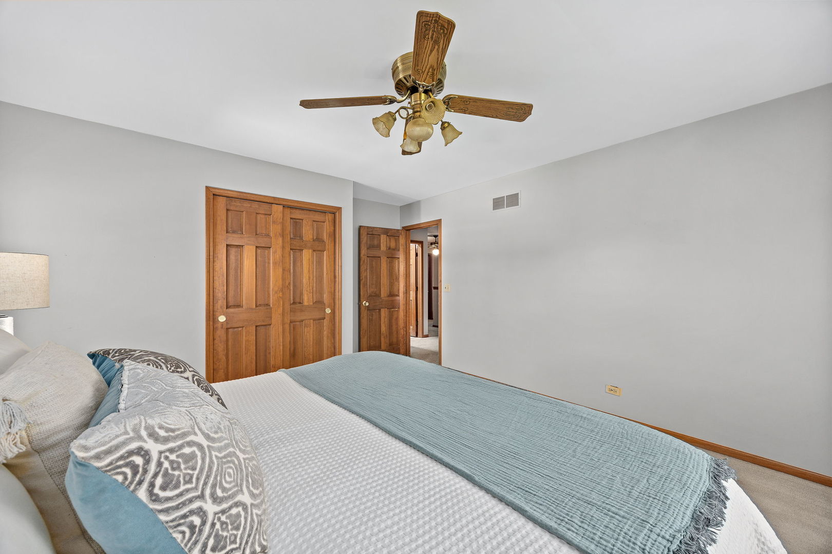 24349 W Camelot Road, Joliet, IL 60404
