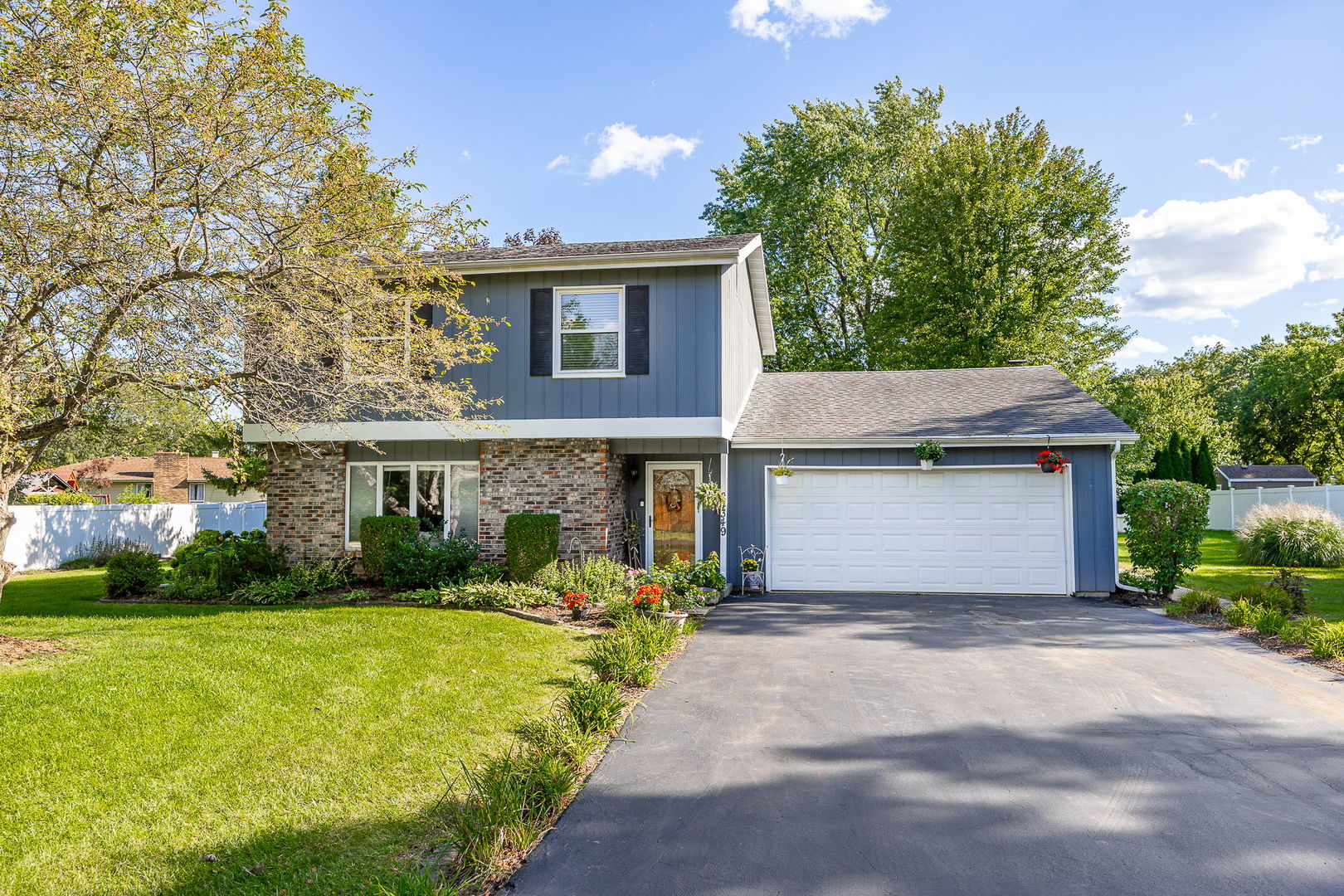 24349 W Camelot Road, Joliet, IL 60404