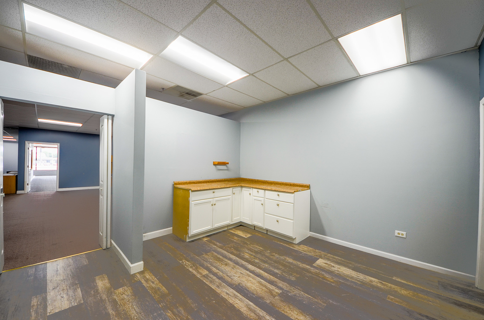 1296 E Dundee Road, Palatine, IL 60074